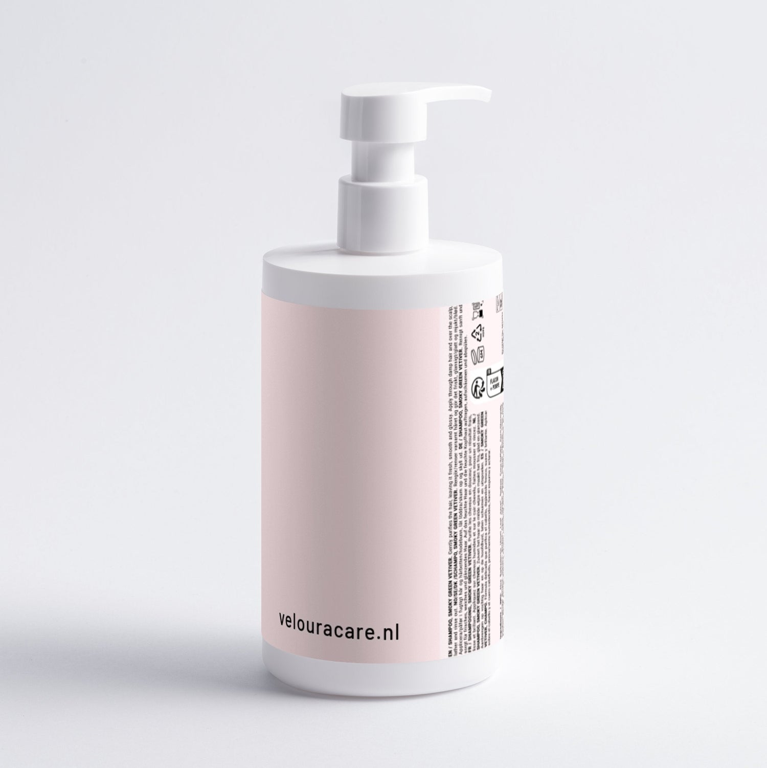 Fles shampoo voor dof en futloos haar. Geeft glans en reinigt zacht.